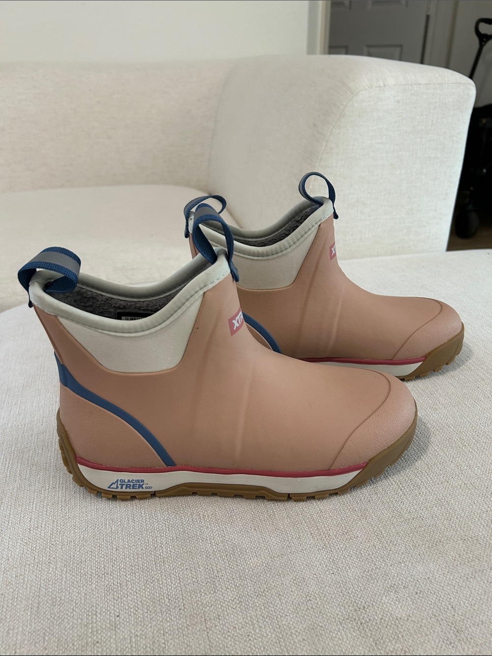 XTRATUF Ice Fleece Lined Waterproof Ankle Deck Boot, Rose, Size 8, NWOT Display - Picture 4 of 12